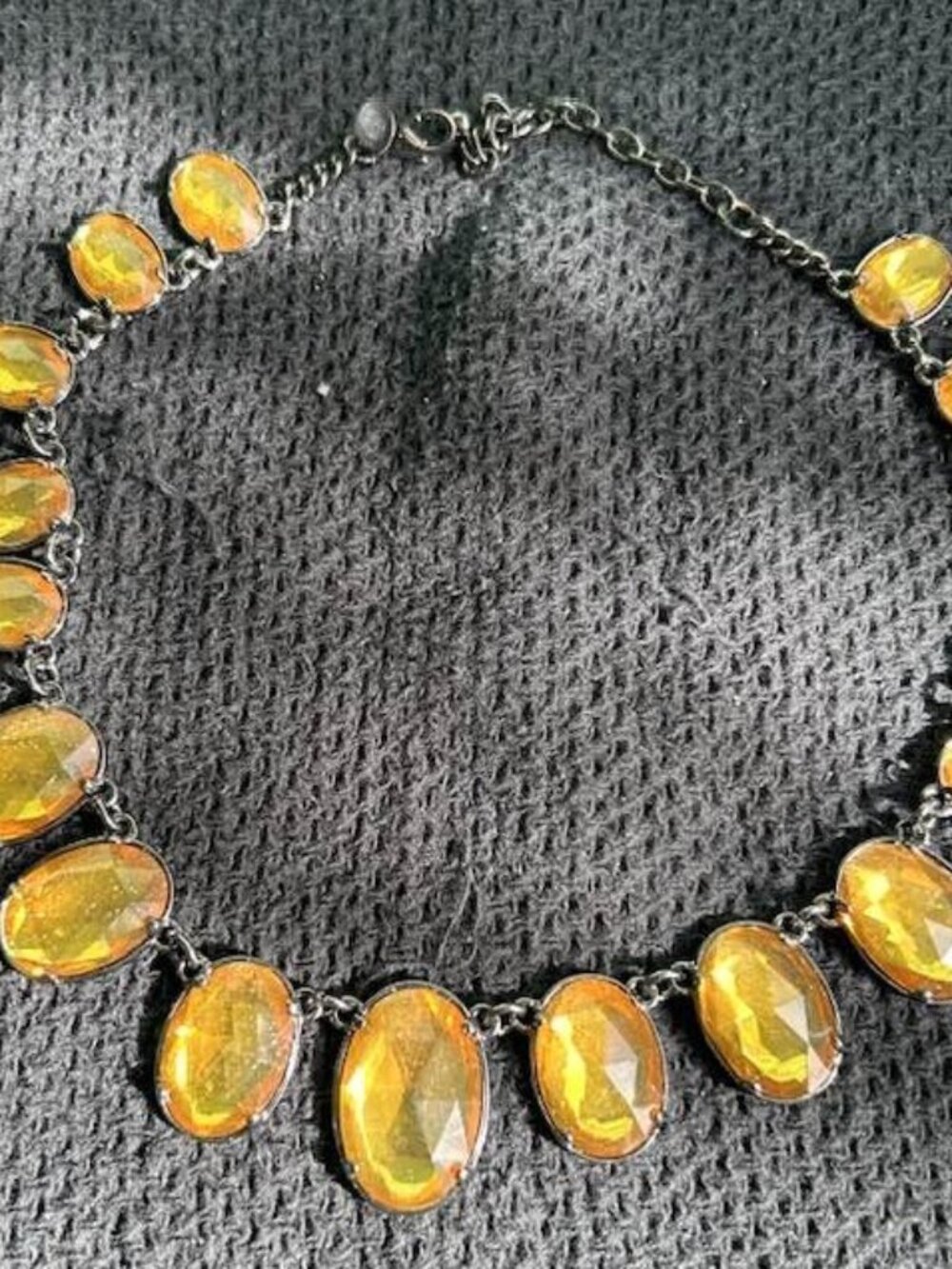 Flashy lightweight amber-tones necklace